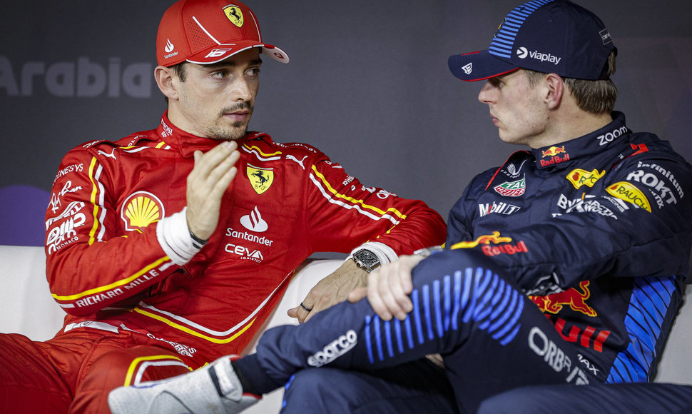 M.Verstappenas su Ch.Leclercu Saudo Arabijoje