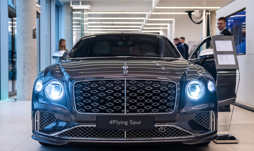 „Bentley“ Vilniuje pristatė „Continental GT“, „Continental GTC“ ir „Flying Spur“