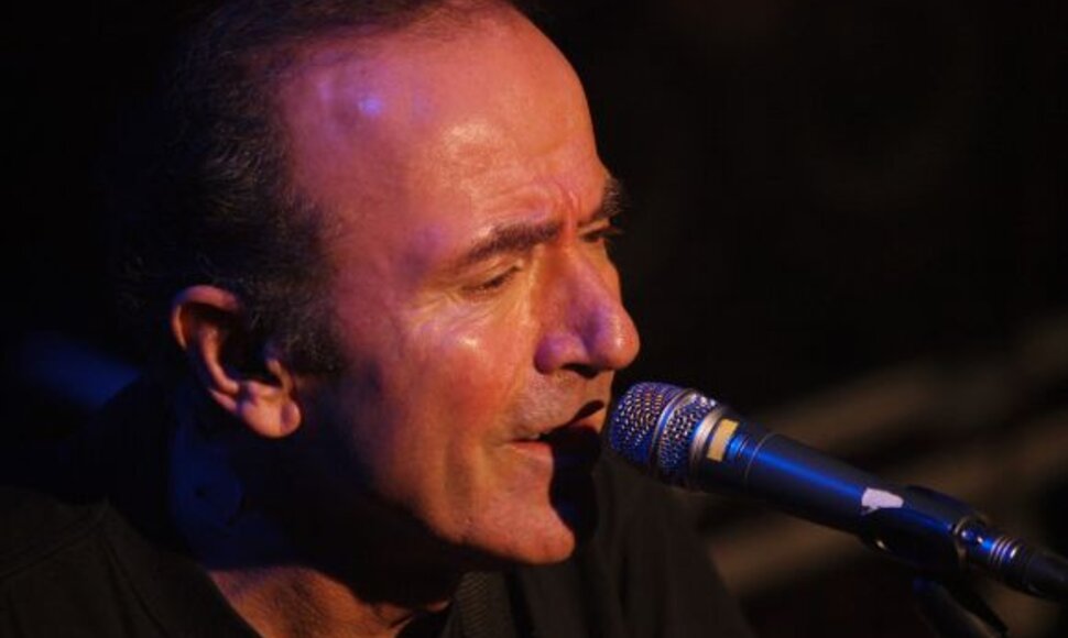 „The Stranglers“ legenda Hughas Cornwellas su grupe