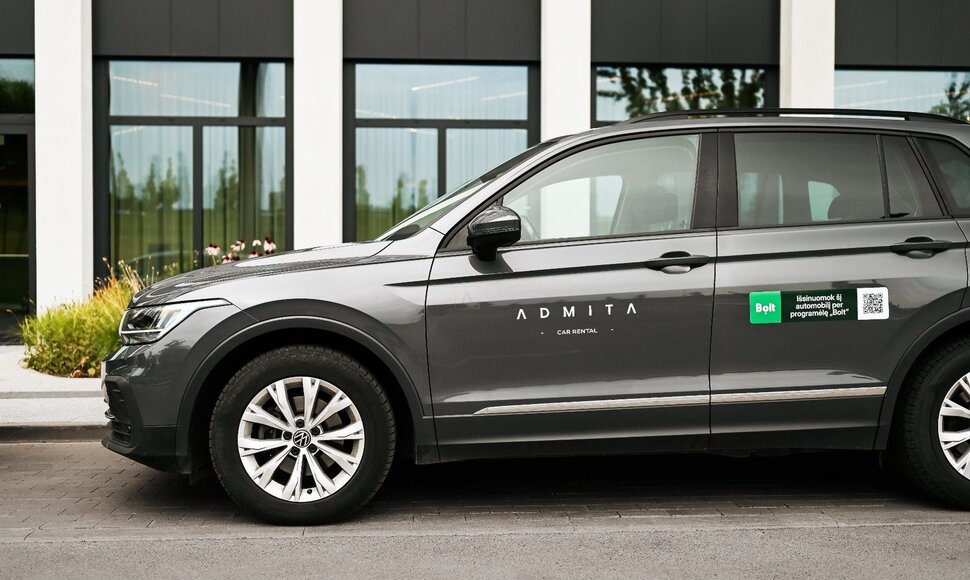 Admita ir Bolt automobilis