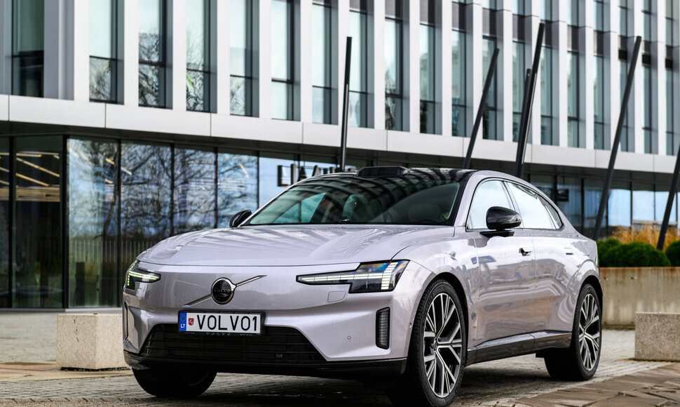 Elektrinis &bdquo;Volvo ES90&ldquo;