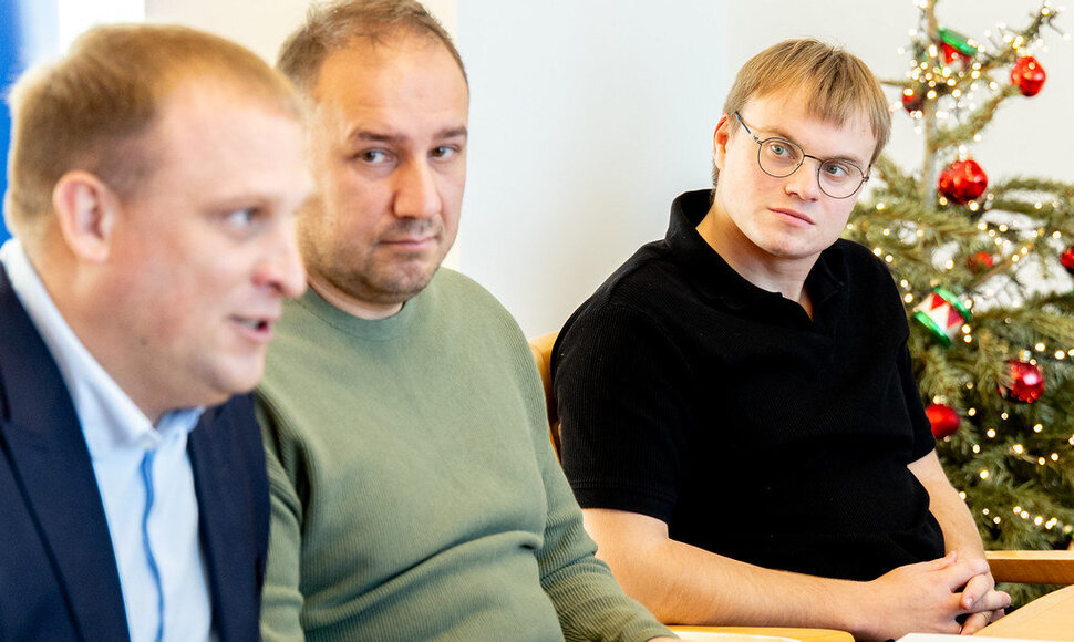 Autosporto atstovai Rokas Baciu&scaron;ka, Karolis Ramo&scaron;ka, Nerimantas Jucius, Albertas Veliamovičius Lietuvos Vyriausybėje