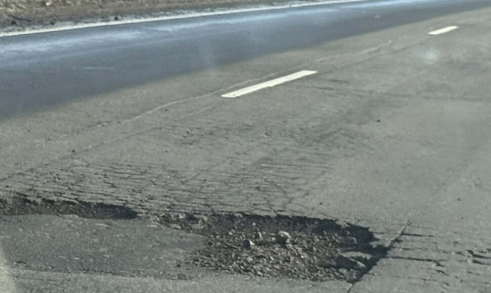 Didžiulės duobės automagistralėje