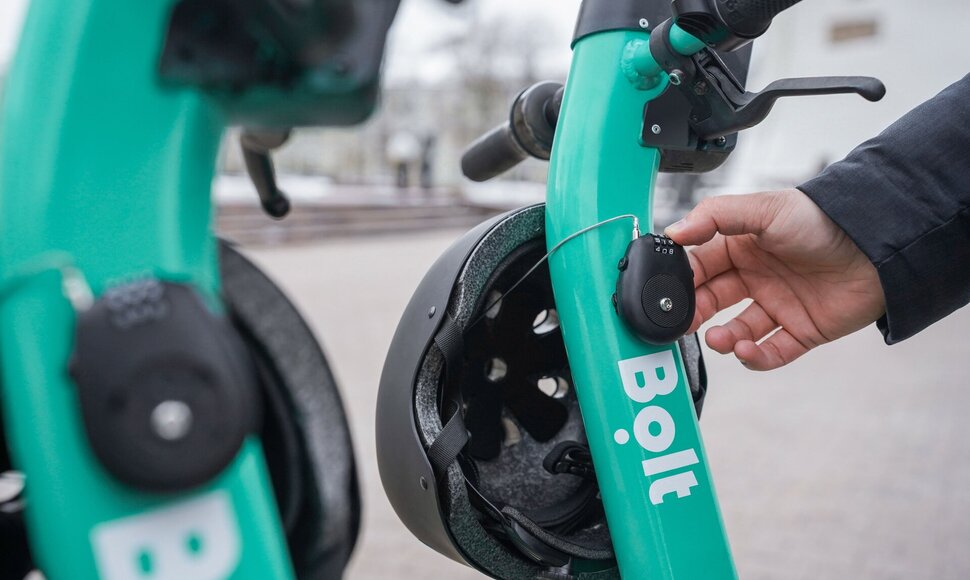 Spynos mechanizmai ant &bdquo;Bolt&ldquo; paspirtukų. &bdquo;Bolt&ldquo; nuotrauka