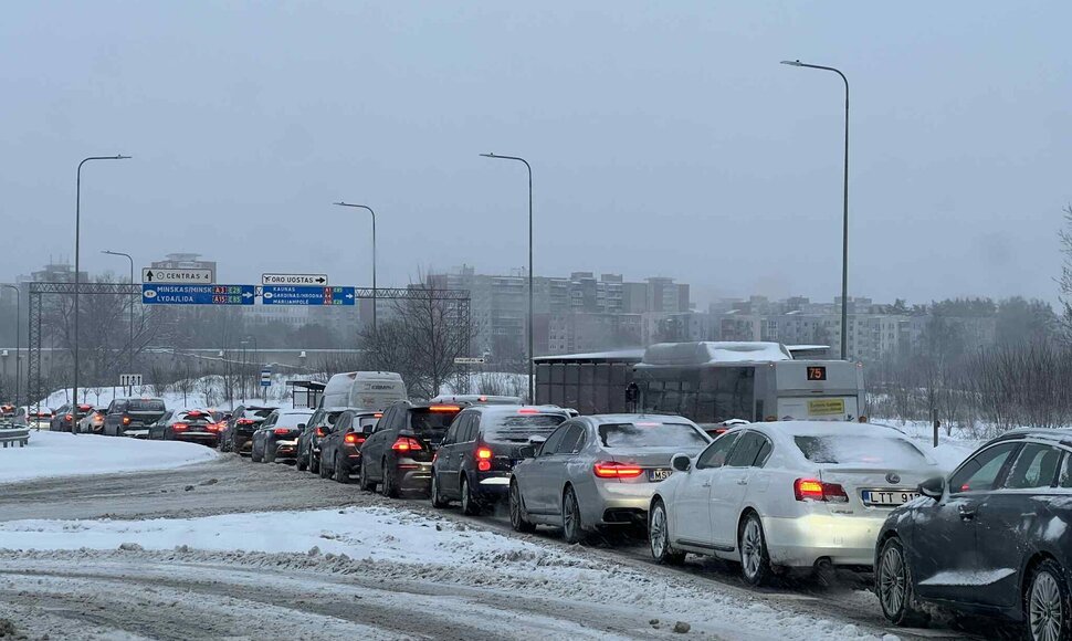 Apsnigtos Viliniaus gatvės