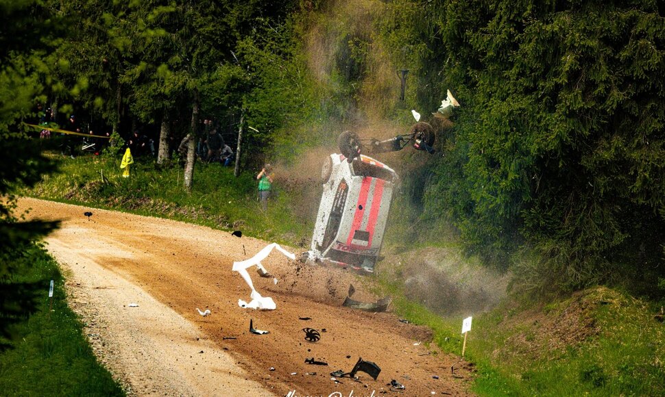 Lenkijos ekipažo avarija Rally Auk&scaron;taitija