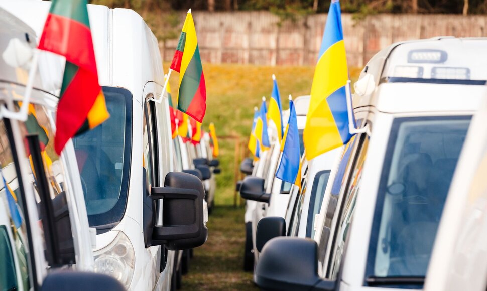Ukrainos policijai perduoti 79 automobiliai