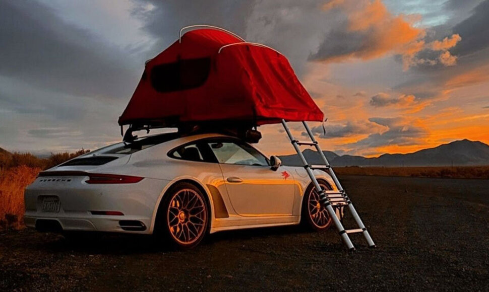 Jeffas Rhoadesas ir jo Porsche 911 Carrera