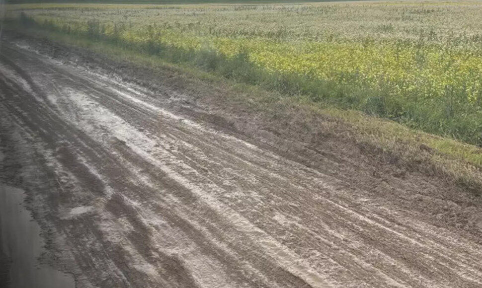 Sunkiai pravažiuojama apylanka Priekulėje