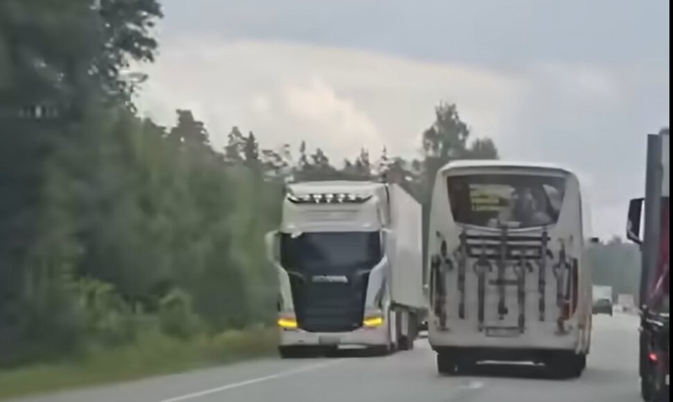 Autobusas kelyje Bauskė-Ryga
