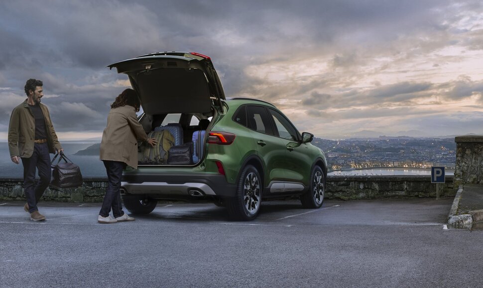 &bdquo;Ford Kuga&ldquo; hibridas