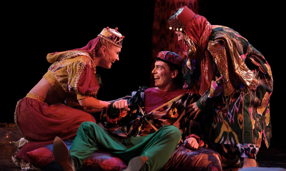Teatro „Na Basmannoj“ spektaklis „Stebuklinga Aladino lempa“