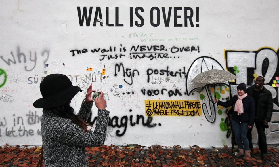 J.Lennono siena Prahoje