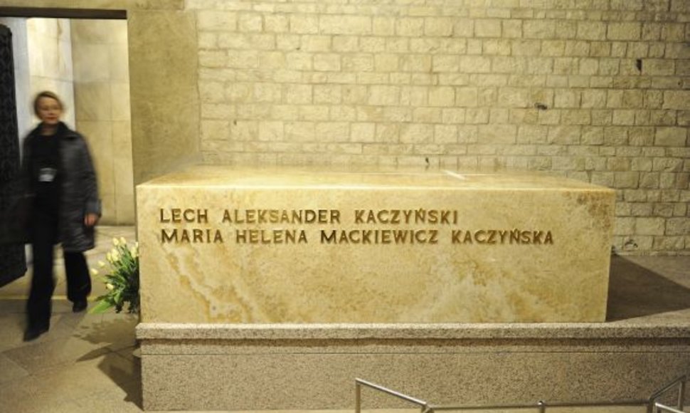 Kripta, kurioje palaidotas L.Kaczynskis su žmona