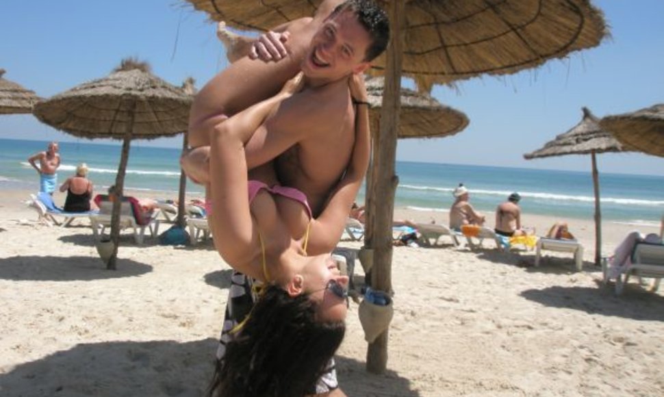Justinas ir Wiola Tuniso paplūdimyje