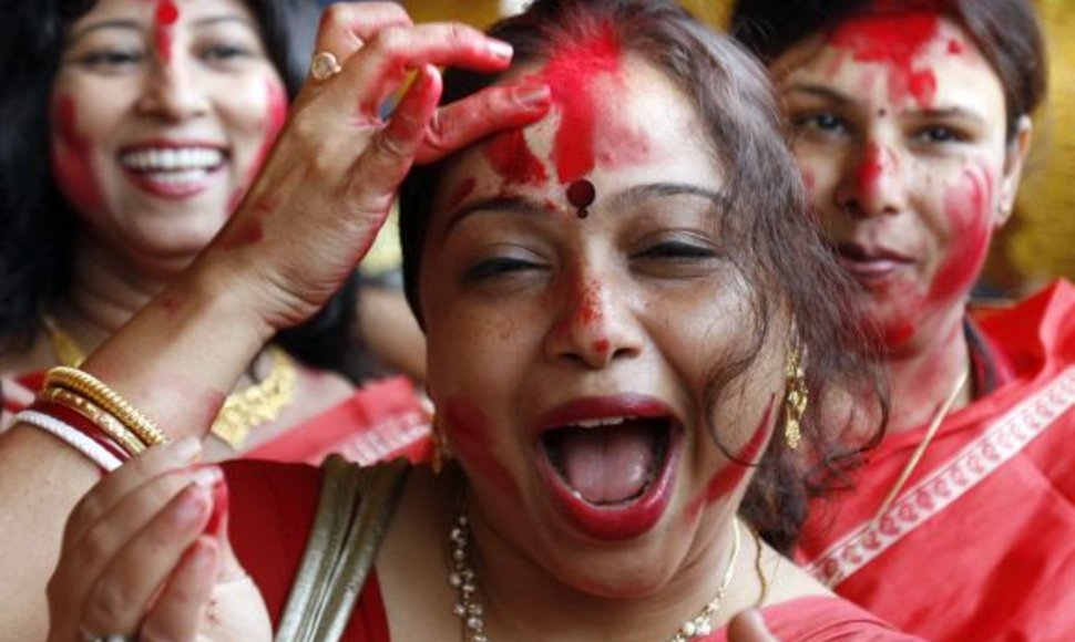 Indija švenčia Durga Puja (Durgapūdžą).
