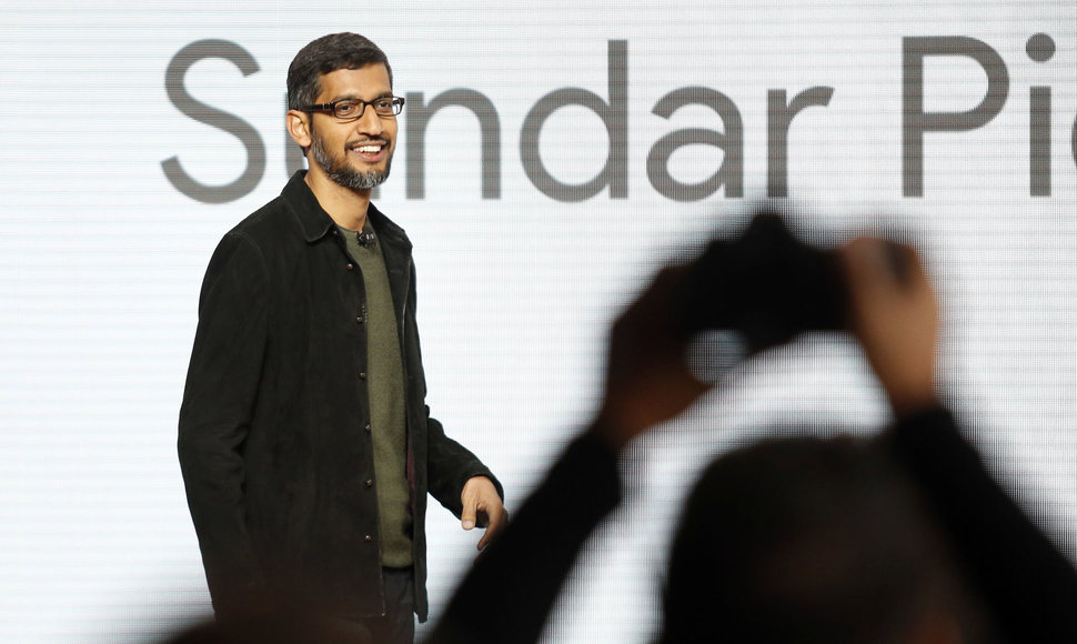 San Franciske pristatyti naujieji „Google“ telefonai (įmonės vadovas Sundar Pichai)