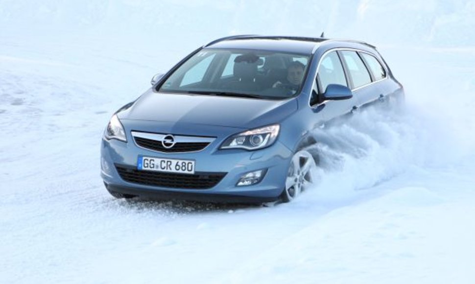 Naujasis „Opel Astra Sports Tourer“