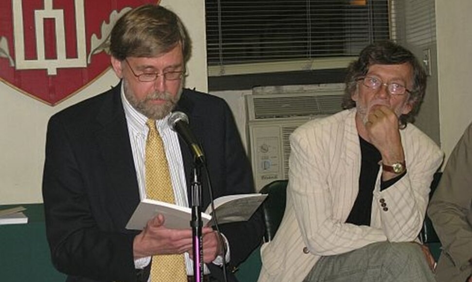 Poetai Jonas Zdanys (kairėje) ir Antanas A.Jonynas