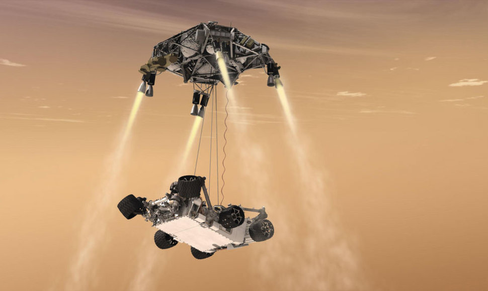 Taip atrodys „Curiosity“ nusileidimas ant Marso paviršiaus.