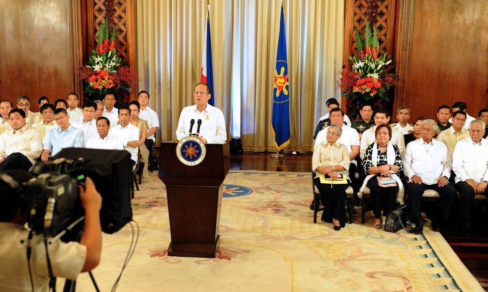 Filipinų prezidentas Benigno Aquino sekmadienį paskelbė, kad buvo pasiektas susitarimas su musulmonų separatistų sukilėliais užbaigti jau dešimtmečius trunkantį jų sukilimą.