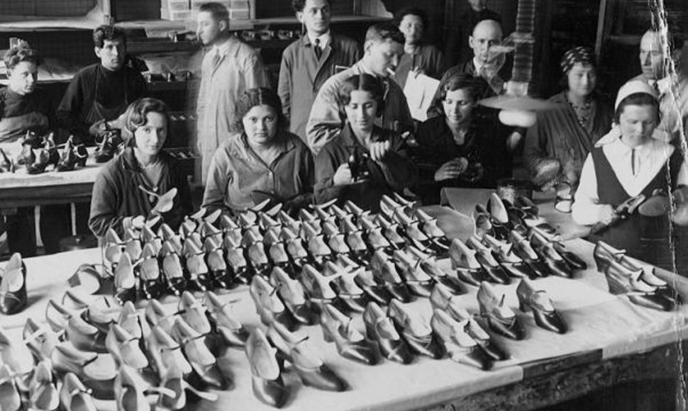 Batų fabriko ceche (XX a. 4-asis dešimtmetis)