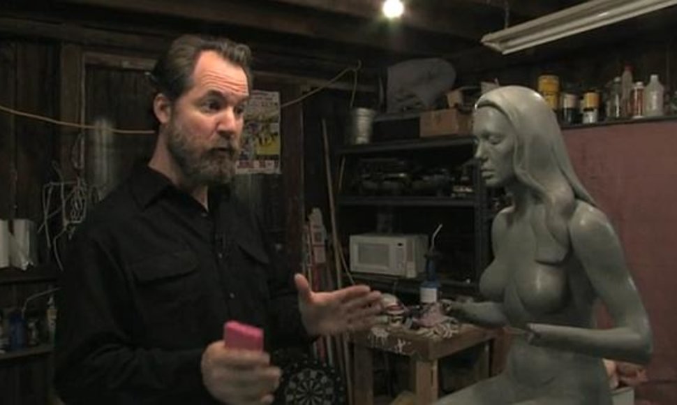 Danielis Edwarsas kuria Angelinos Jolie skulptūrą.