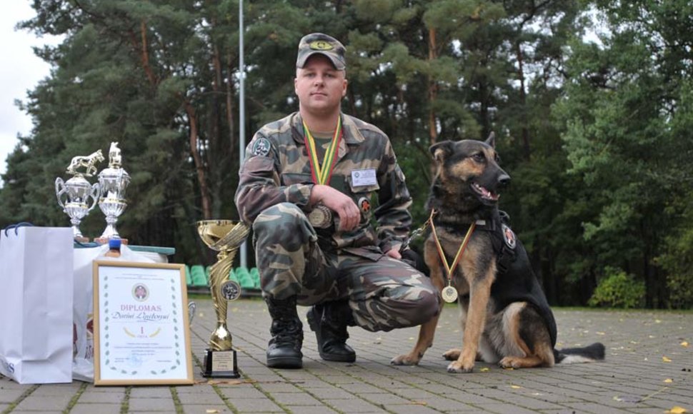 Čempionato nugalėtojai Darius Lipitonas ir Simba