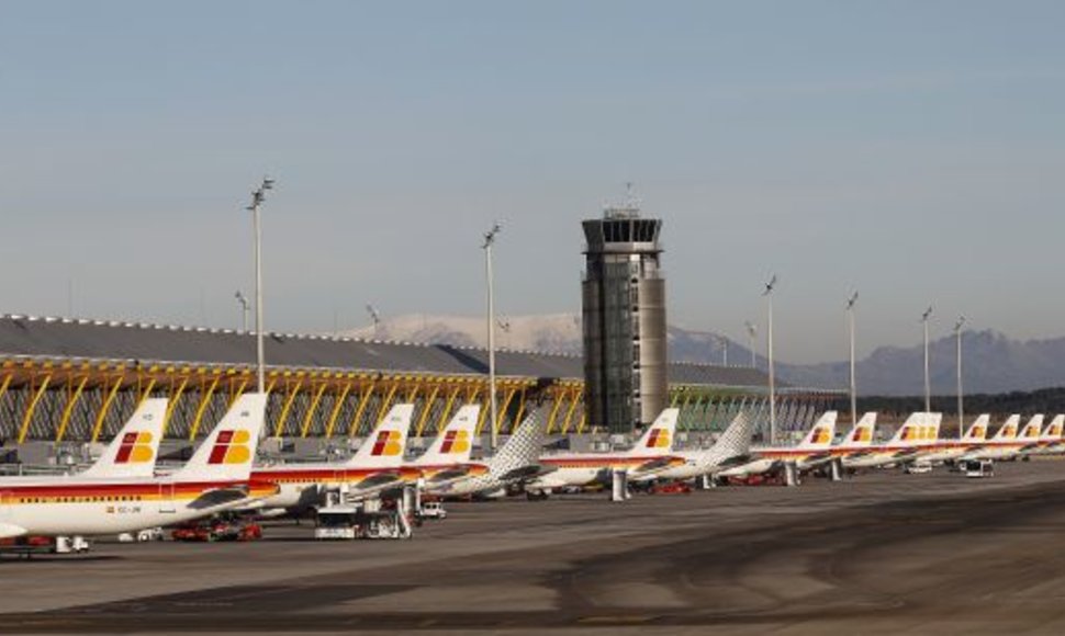 Stovintys lėktuvai Madrido oro uoste