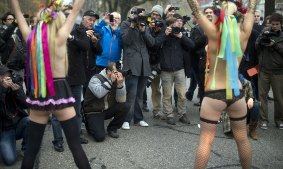 „Femen“ aktyvisčių protesto akcija Ciuricho gatvėse
