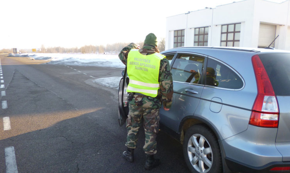 Pasieniečiai sulaikė vogtų automobilių