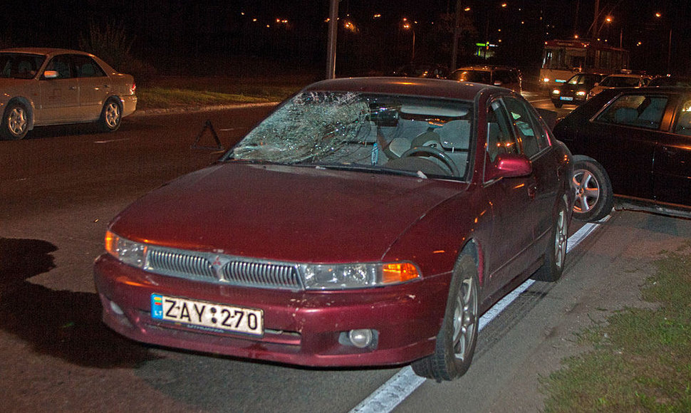Automobilis "Mitsubishi" po avarijos Vilniuje, Laisvės pr.