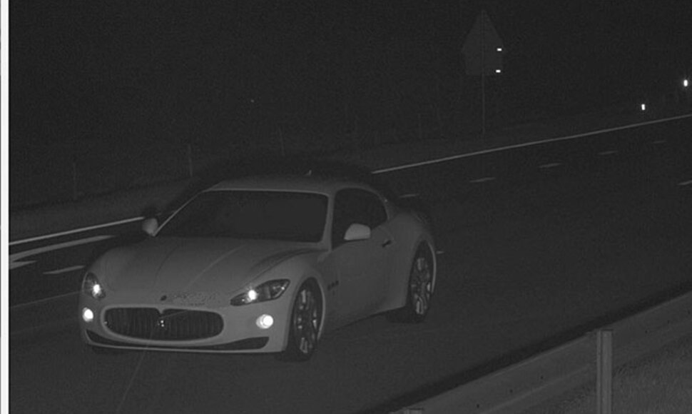 Gegužės 14 d. „Maserati“ autostradoje Vilnius-Kaunas-Klaipėda skriejo 196 km/val. greičiu