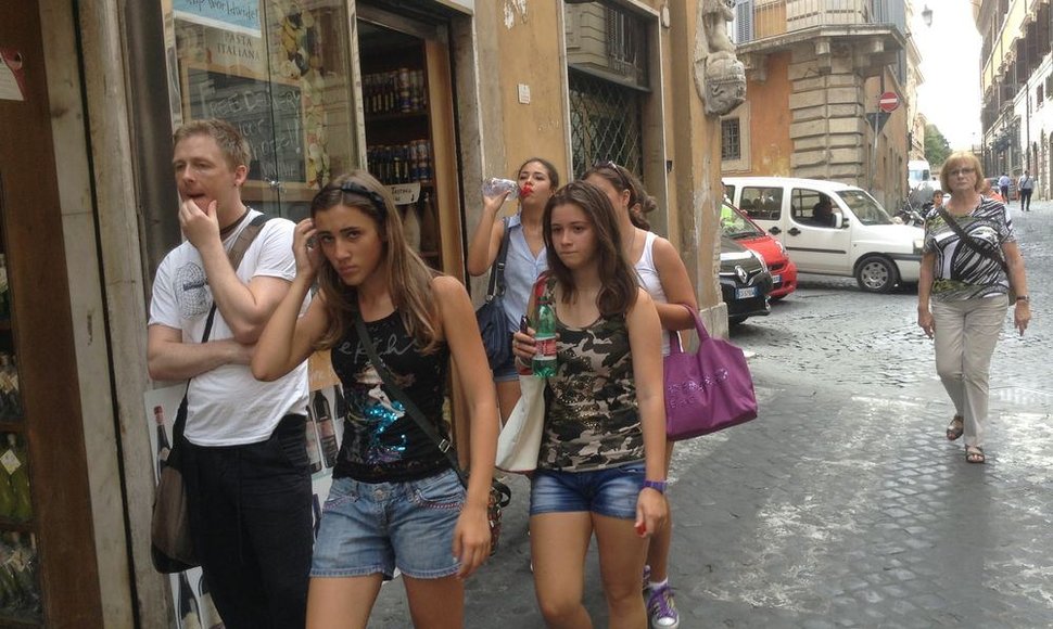 Romos gatvėse kultinis drabužis yra šortai