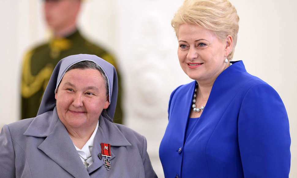 Valstybės dienos proga prezidentė Dalia Grybauskaitė skyrė ordinus ir medalius