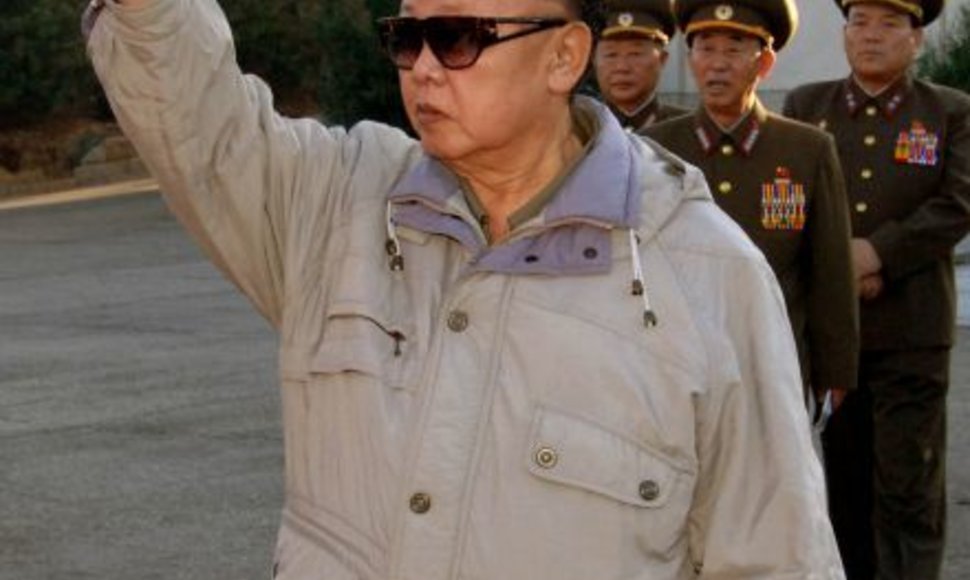Šiaurės Korėjos lyderio Kim Jong Ilo nuotraukos suklastotos?