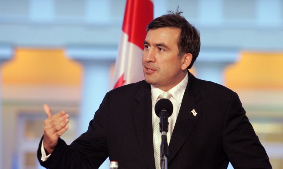 M.Saakašvilis sakė, kad be pinigų atstatymui Gruzijai reikia Europos ir Jungtinių Valstijų draudimo.