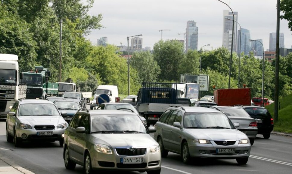 Dyzelinui pabrangus labiau nei benzinui, dyzelinių automobilių pardavimai &scaron;iemet smuktelėjo. 