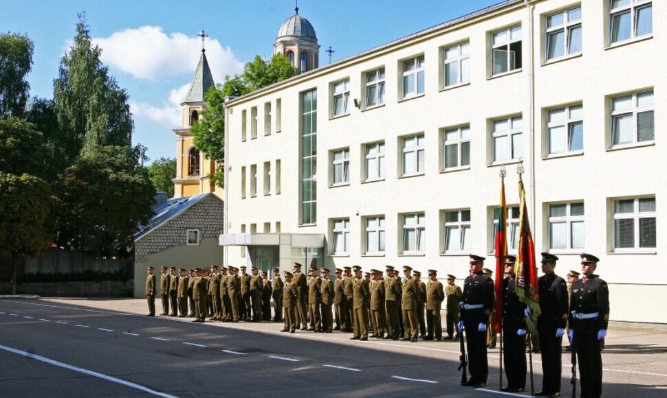 Brangs ir karių išlaikymas.