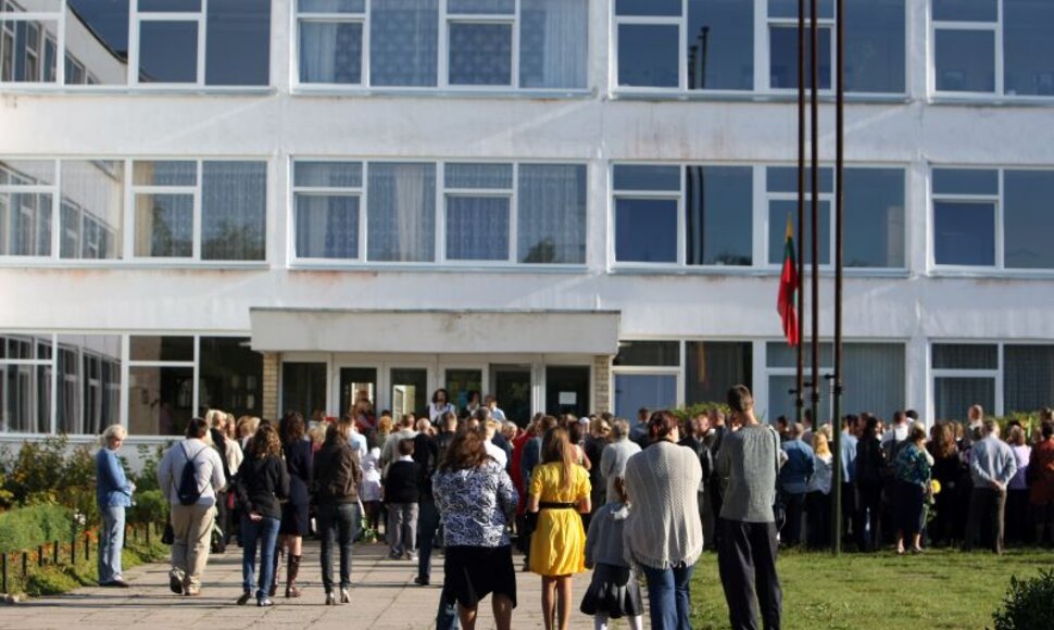 Mokslo metų pradžioje tik nedidelė Lietuvos gyventojų dalis yra patenkinta dabartine &scaron;vietimo sistema.