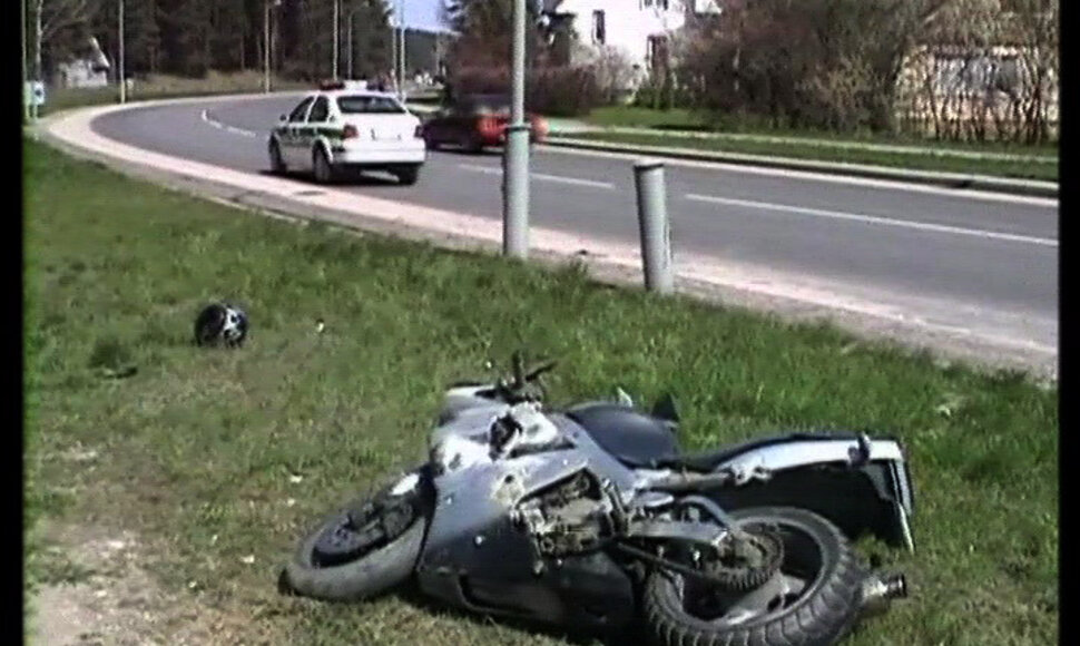 Pasibalnoje plieninius galingus motociklus gatvėmis lakstantys jaunuoliai net neįsivaizduoja, kokią grėsmę kelia sau ir aplinkiniams.