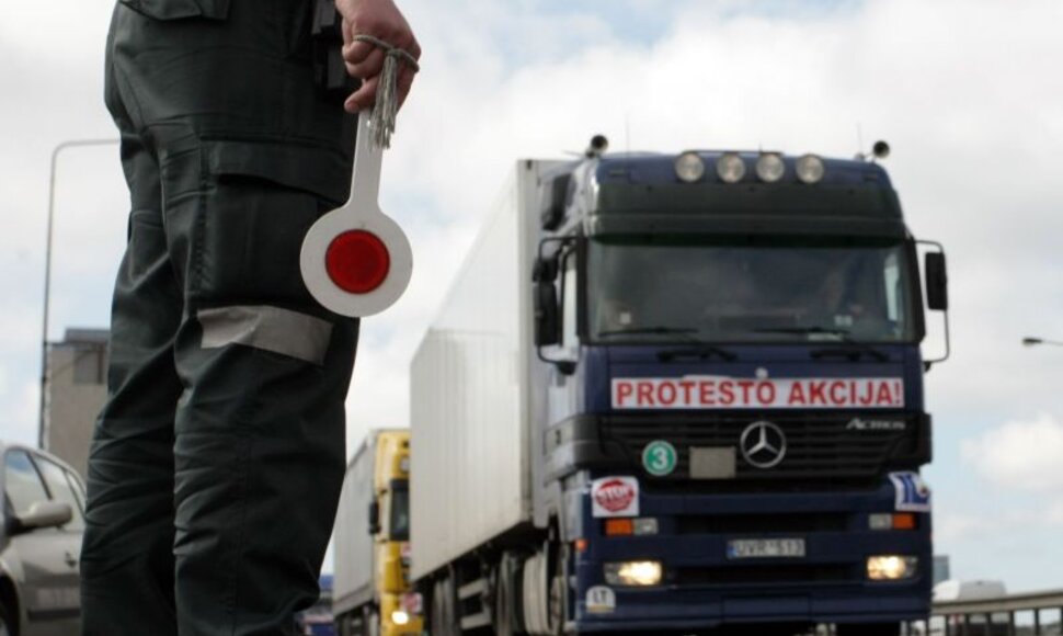 Lenkijoje policija kelių piratus žada gaudyti tinklais.