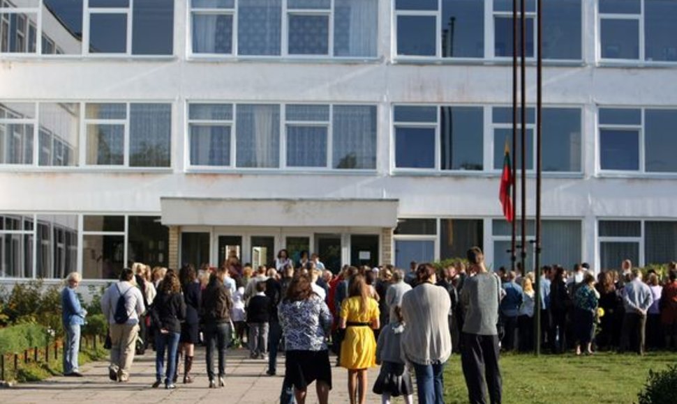 Spalio 24 d. Lietuvos mokyklose švęs visai šaliai svarbią Konstitucijos dieną.