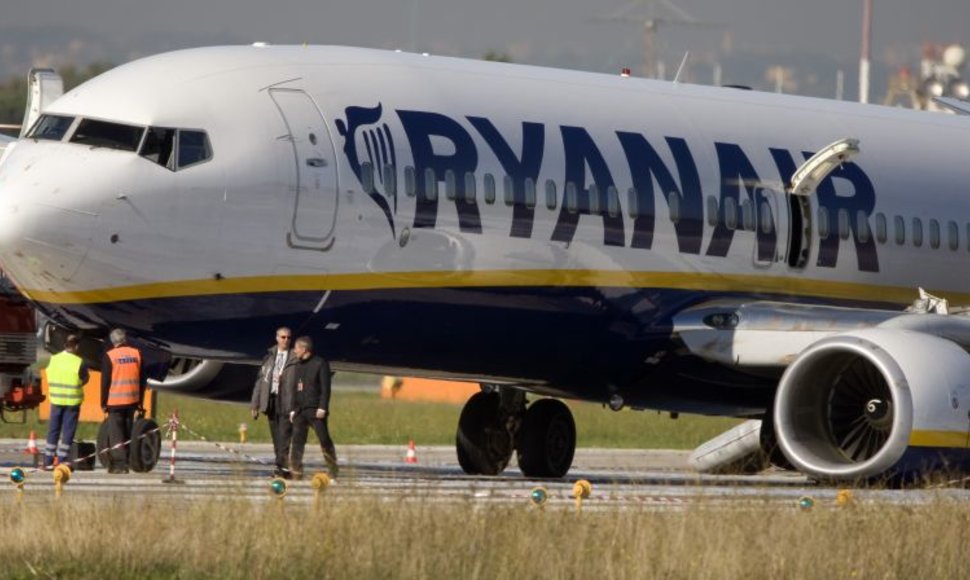 „Ryanair“ kompanija garsėja pigiais skrydžiais ir dažnais nesklandumais.
