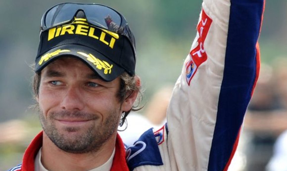 S.Loebas išmėgino ir keleivio vietą lenktynių automobilyje