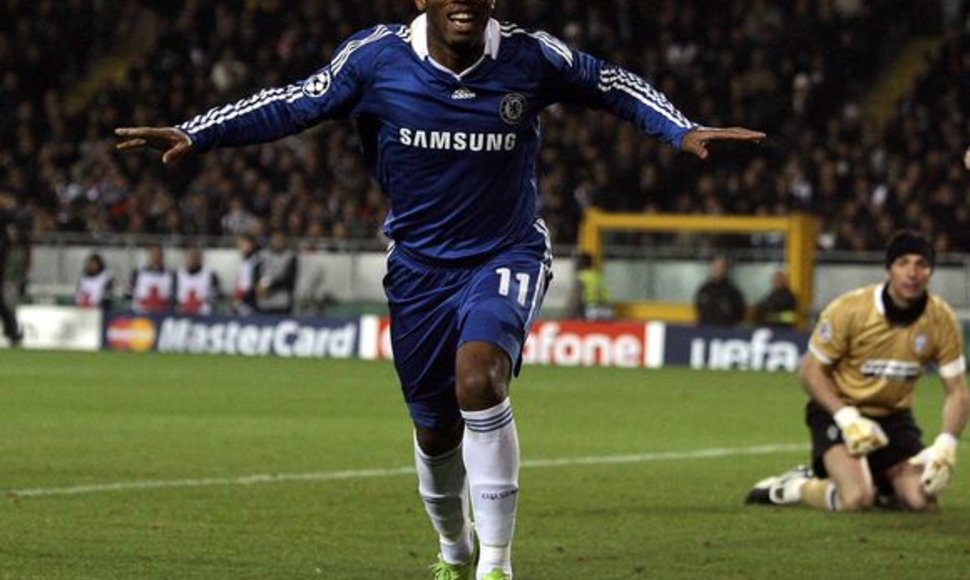 D.Drogba „Chelsea“ klubo garbę gins dar trejus metus