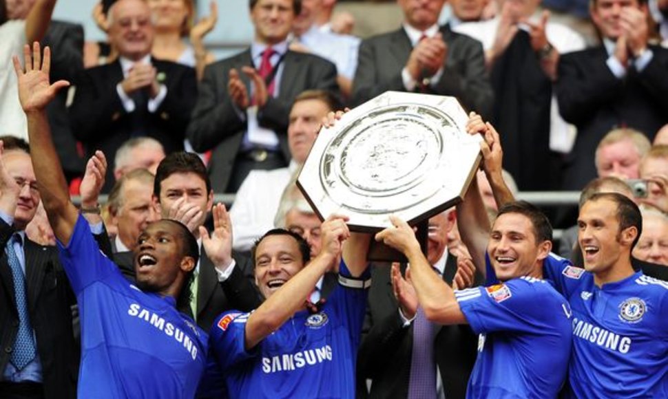 „Chelsea“ Anglijos futbolo supertaure džiaugėsi po sėkmingos baudinių serijos