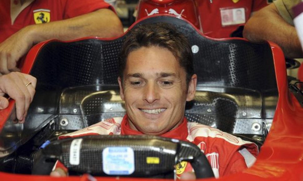 Italo svajonė išsipildė - jis sėdi „Ferrari“ bolide