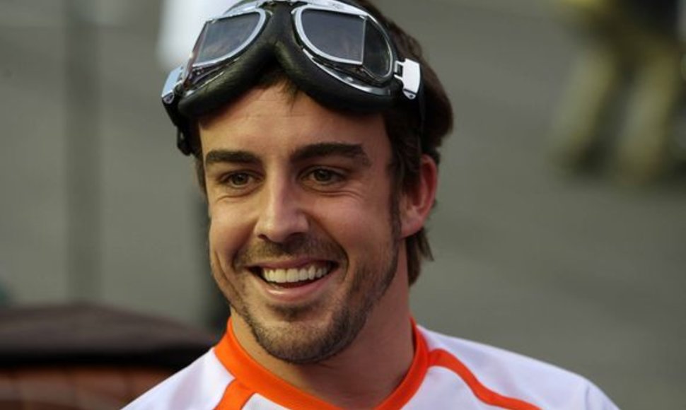 F.Alonso nuo kitų metų gins „Ferrari“ garbę
