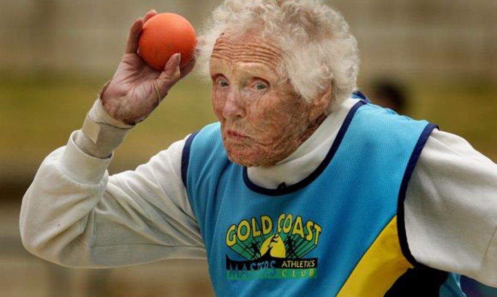 Šimtametė R.Frith laimėjo aukso medalį ir pagerino planetos rekordą